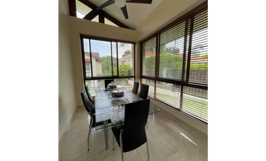 VENTA DE CASA EN  CLAYTON - SENDERO DE CAMINO DE CRUCES