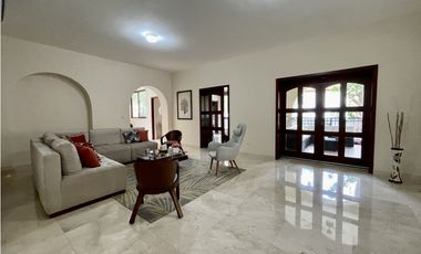 VENTA DE CASA EN  CLAYTON - SENDERO DE CAMINO DE CRUCES