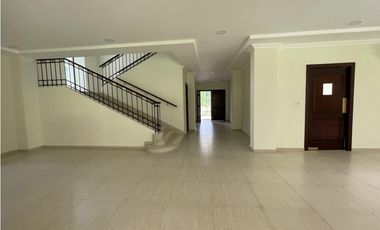Venta de casa en clayton - Los Senderos de camino de cruces