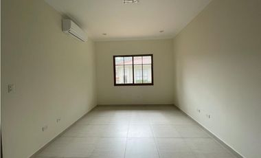 Venta de casa en clayton - Los Senderos de camino de cruces