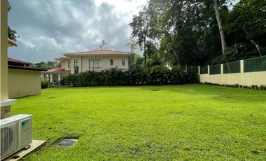 Venta de casa en clayton - Los Senderos de camino de cruces