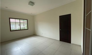 Venta de casa en clayton - Los Senderos de camino de cruces