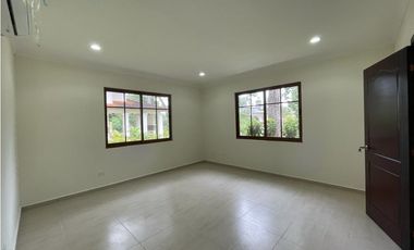 Venta de casa en clayton - Los Senderos de camino de cruces