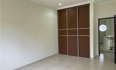 Venta de casa en clayton - Los Senderos de camino de cruces