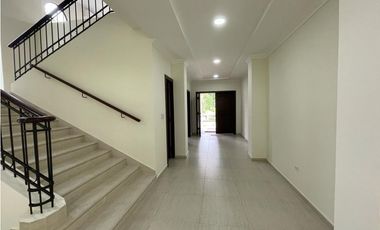 Venta de casa en clayton - Los Senderos de camino de cruces