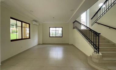 Venta de casa en clayton - Los Senderos de camino de cruces