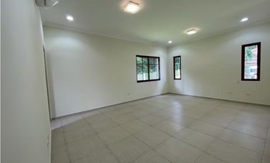 Venta de casa en clayton - Los Senderos de camino de cruces
