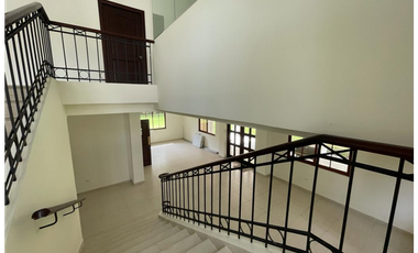 Venta de casa en clayton - Los Senderos de camino de cruces