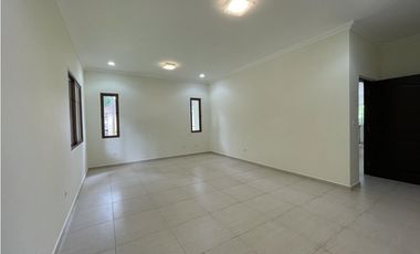 Venta de casa en clayton - Los Senderos de camino de cruces