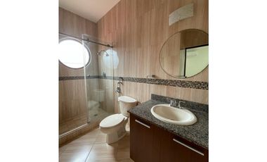 Venta de casa en clayton - Los Senderos de camino de cruces