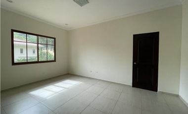 Venta de casa en clayton - Los Senderos de camino de cruces