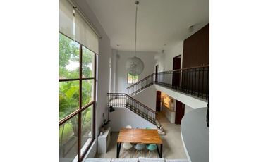 Venta de casa en clayton - Sendero de camino de cruces _ Inversionista