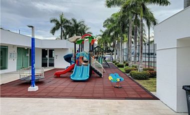 CASA MODERNA EN PH COSTA ESMERALDA