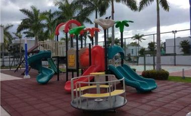 CASA MODERNA EN PH COSTA ESMERALDA