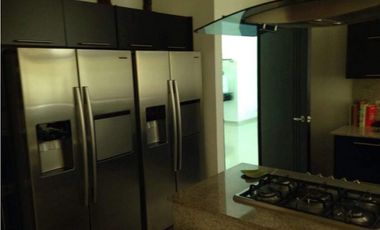 CASA MODERNA EN PH COSTA ESMERALDA