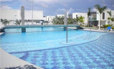 CASA MODERNA EN PH COSTA ESMERALDA