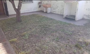 Casa con Departamento en venta en Mar del Tuyu
