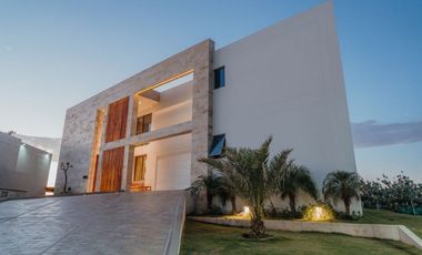 Espectacular casa a la venta en sabanilla!