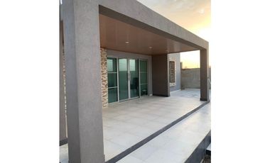 VENTA DE CASA AMPLIA EN SABANILLA