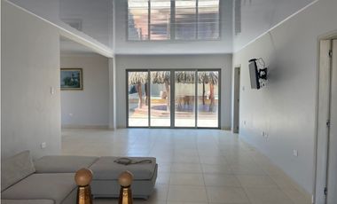 VENTA DE CASA AMPLIA EN SABANILLA