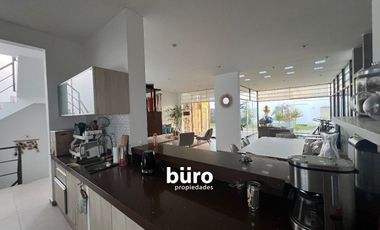 PRECIOSA CASA DE PLAYA EN VENTA EN PLAYA GAVIOTAS, ASIA