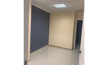 OFICINA / TOP TOWER / CON DIVISIONES  / COSTA DEL ESTE / 74M2