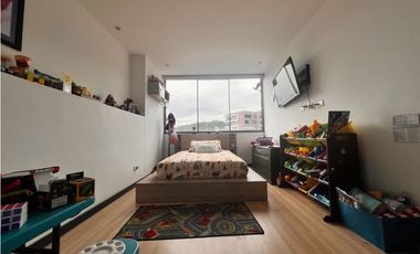 VENDO APARTAMENTO DUPLEX EN ALTOS DEL POBLADO MEDELLN