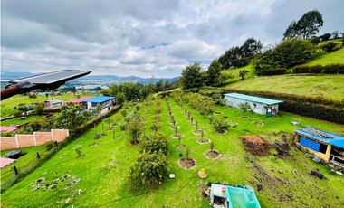 SE VENDE CASTILLO MODERNO 4.000 M2