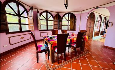 SE VENDE CASTILLO MODERNO 4.000 M2