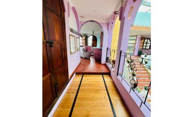 SE VENDE CASTILLO MODERNO 4.000 M2