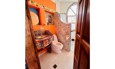 SE VENDE CASTILLO MODERNO 4.000 M2