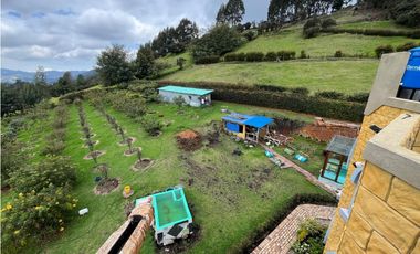 SE VENDE CASTILLO MODERNO 4.000 M2