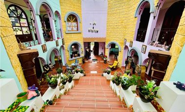 SE VENDE CASTILLO MODERNO 4.000 M2