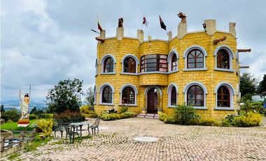 SE VENDE CASTILLO MODERNO 4.000 M2