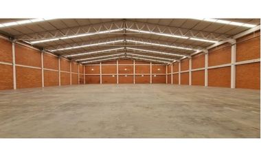 SE ARRIENDA BODEGA 3.155 M2 FUNZA