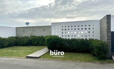 HERMOSA CASA DE PLAYA EN VENTA CONDOMINIO PLAYA LOMAS DEL MAR 4 DORM FRENTE MAR