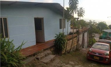 Casa Lote antes de llegar a La Mesa Cundi