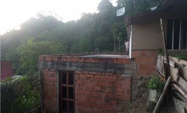 Casa Lote antes de llegar a La Mesa Cundi
