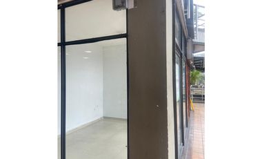 SE ALQUILA LOCAL CENTRO COMERCIAL BOLIVAR