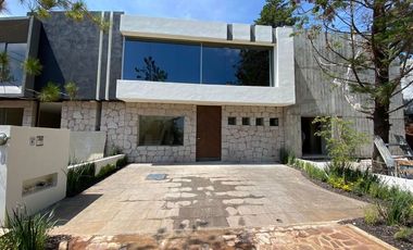 CASA NUEVA EN VENTA ALTOZANO, PRIVADO, SEGURO, VISTA PANORÁMICA, ACABADOS DE LUJ