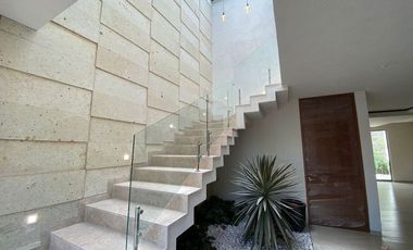 CASA NUEVA EN VENTA ALTOZANO, PRIVADO, SEGURO, VISTA PANORÁMICA, ACABADOS DE LUJ