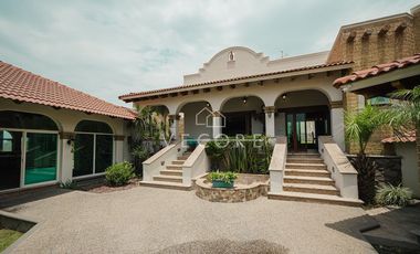 CASA CON TERRAZA EN VENTA EN ACATLÁN DE JUARÉZ, GUADALAJARA