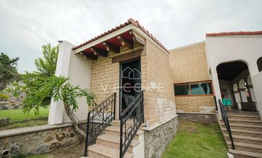 CASA CON TERRAZA EN VENTA EN ACATLÁN DE JUARÉZ, GUADALAJARA