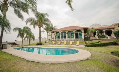 CASA CON TERRAZA EN VENTA EN ACATLÁN DE JUARÉZ, GUADALAJARA