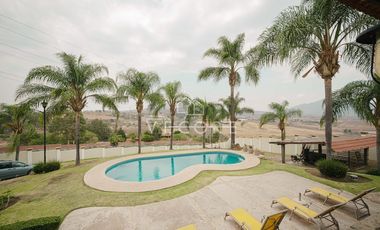 CASA CON TERRAZA EN VENTA EN ACATLÁN DE JUARÉZ, GUADALAJARA