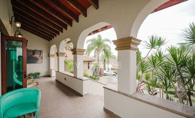 CASA CON TERRAZA EN VENTA EN ACATLÁN DE JUARÉZ, GUADALAJARA