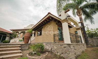 CASA CON TERRAZA EN VENTA EN ACATLÁN DE JUARÉZ, GUADALAJARA