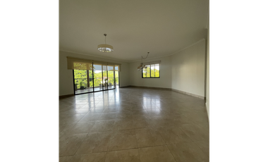 Alquiler de apartamento en Clayton, Embassy club