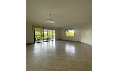 Alquiler de apartamento en Clayton, Embassy club