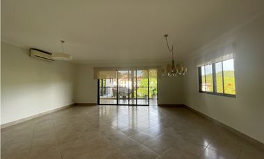 Alquiler de apartamento en Clayton, Embassy club